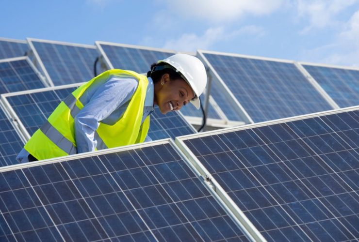 Offre d'emploi – Quatre (04) Techniciens (nes) supérieurs(es) pour la supervision de constructions de mini-réseaux solaires
